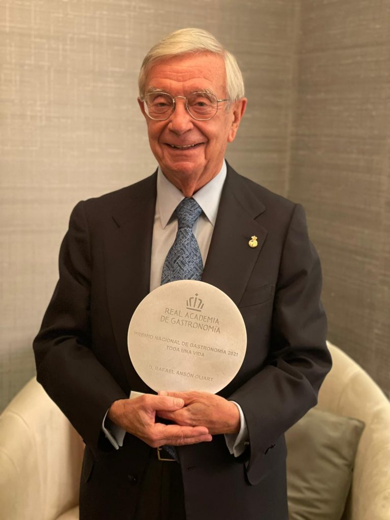 D. Rafael Ansón Oliart, Presidente de la La Academia Iberoamericana de Gastronomía (AIBG)